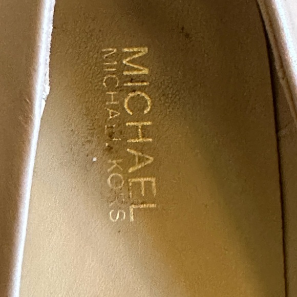Michael Kors Cream Tan Pumps Size 8 - Picture 14 of 15